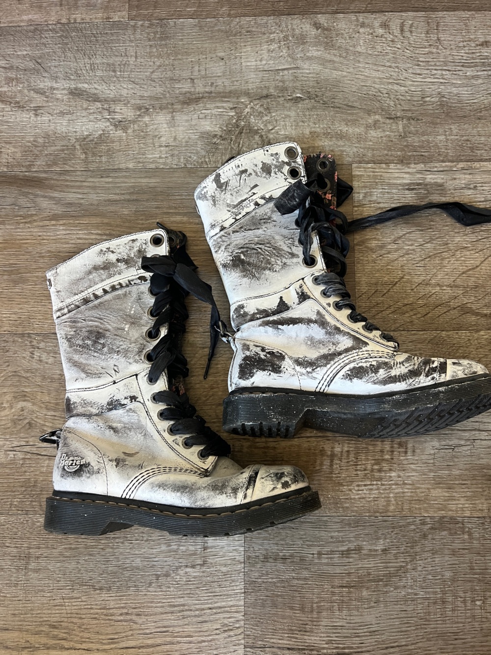 Doc Martens Triumph Floral 1914 Lace Up Boots - Picture 4 of 8